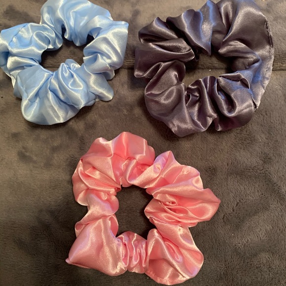 3 set scrunchies - Picture 2 of 7